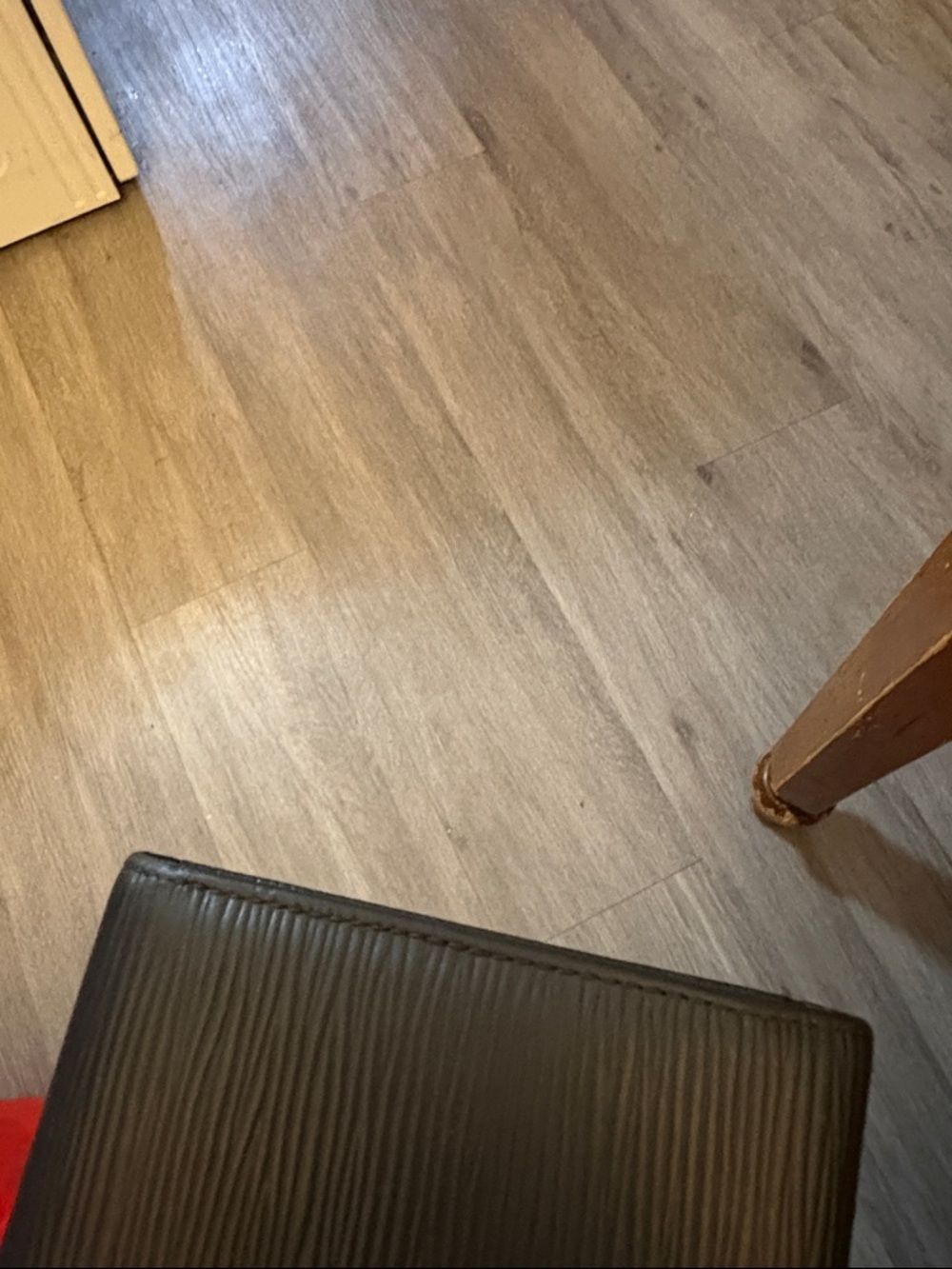 Louis Vuitton Black Epi magenta Leather Trifold Wallet in excellent condition - Picture 6 of 10